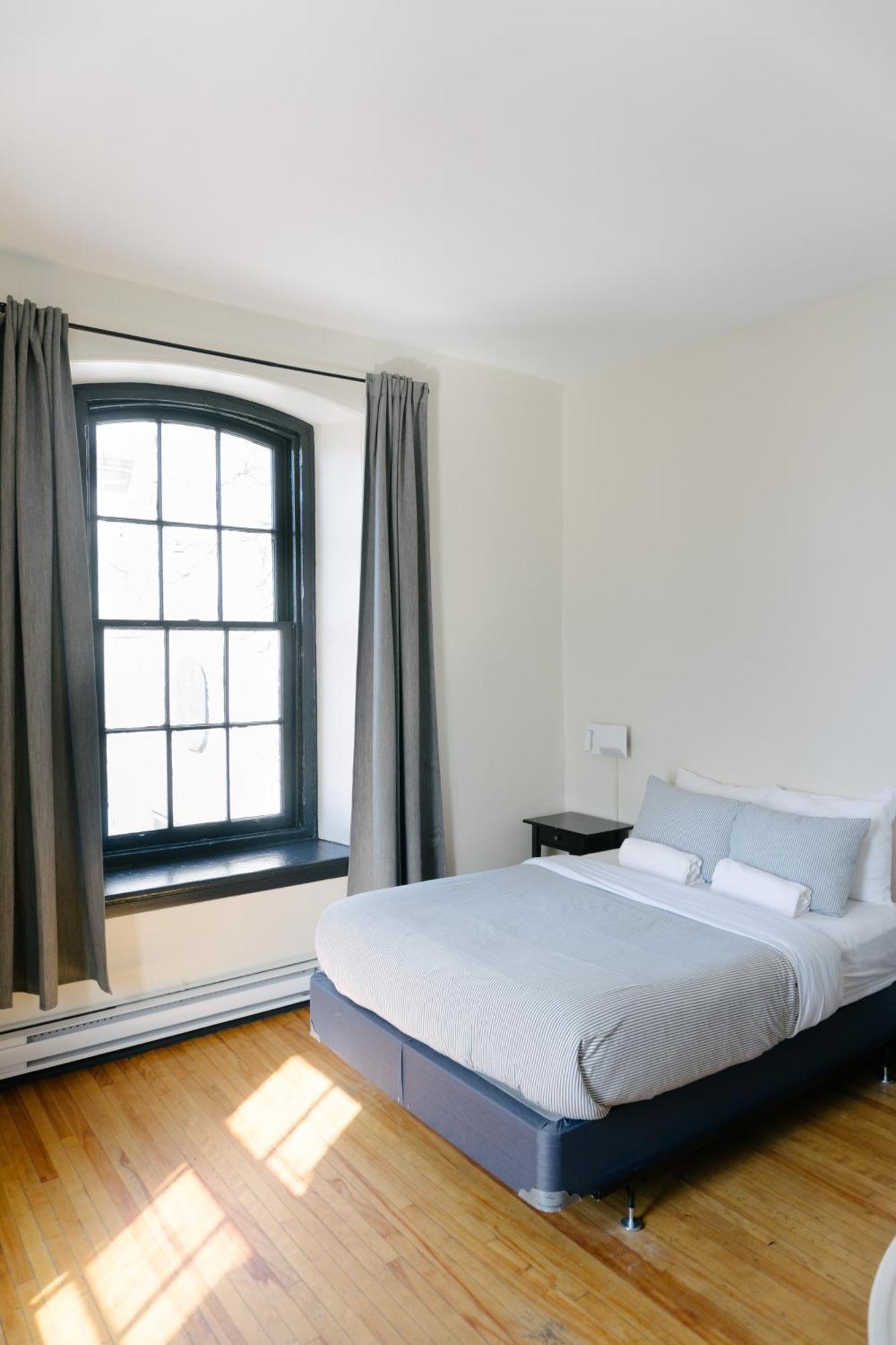Saintlo Ottawa Jail Hostel Екстер'єр фото