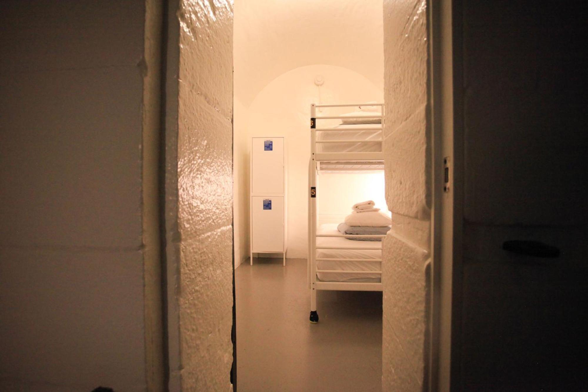Saintlo Ottawa Jail Hostel Екстер'єр фото