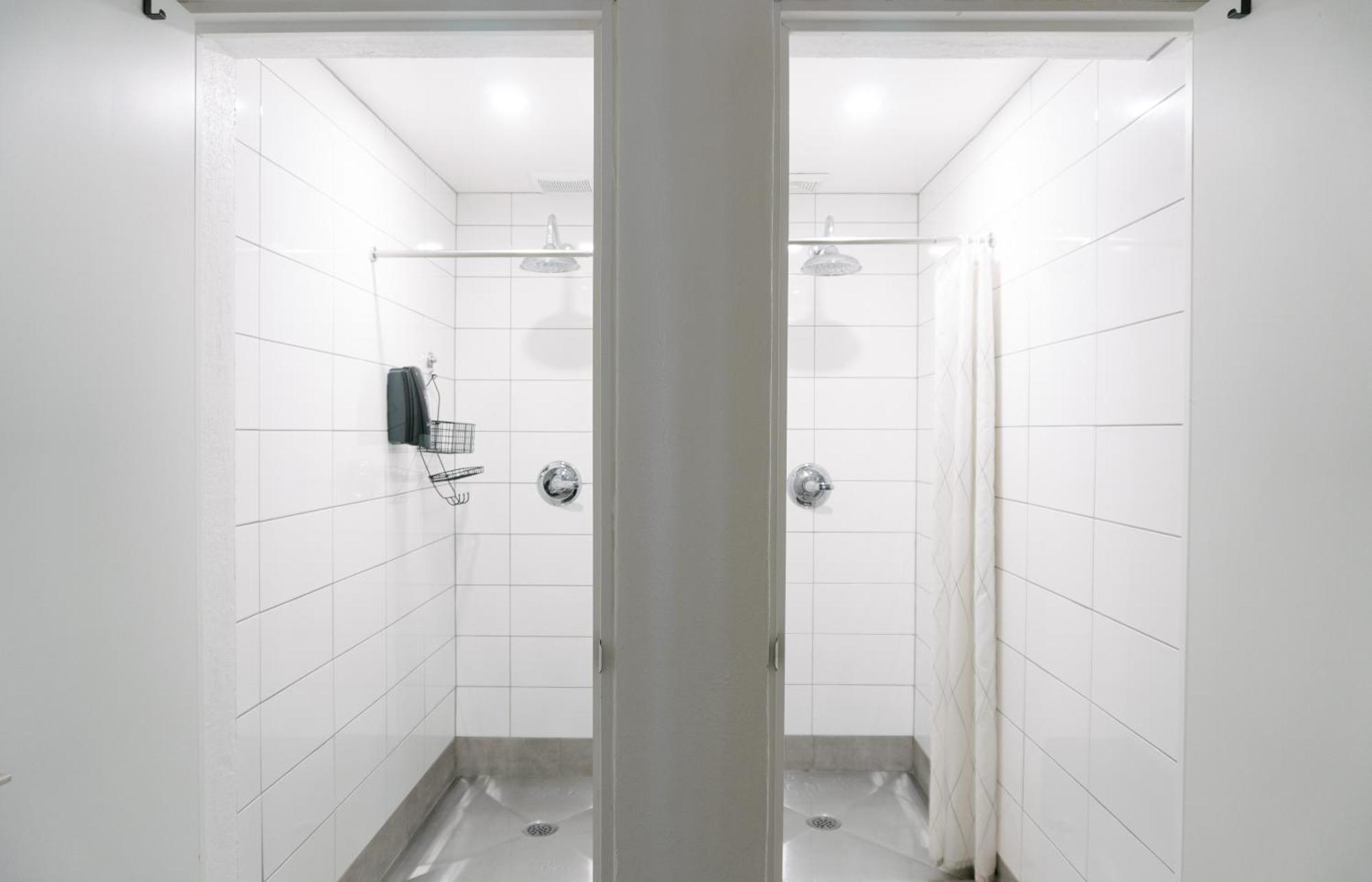 Saintlo Ottawa Jail Hostel Екстер'єр фото