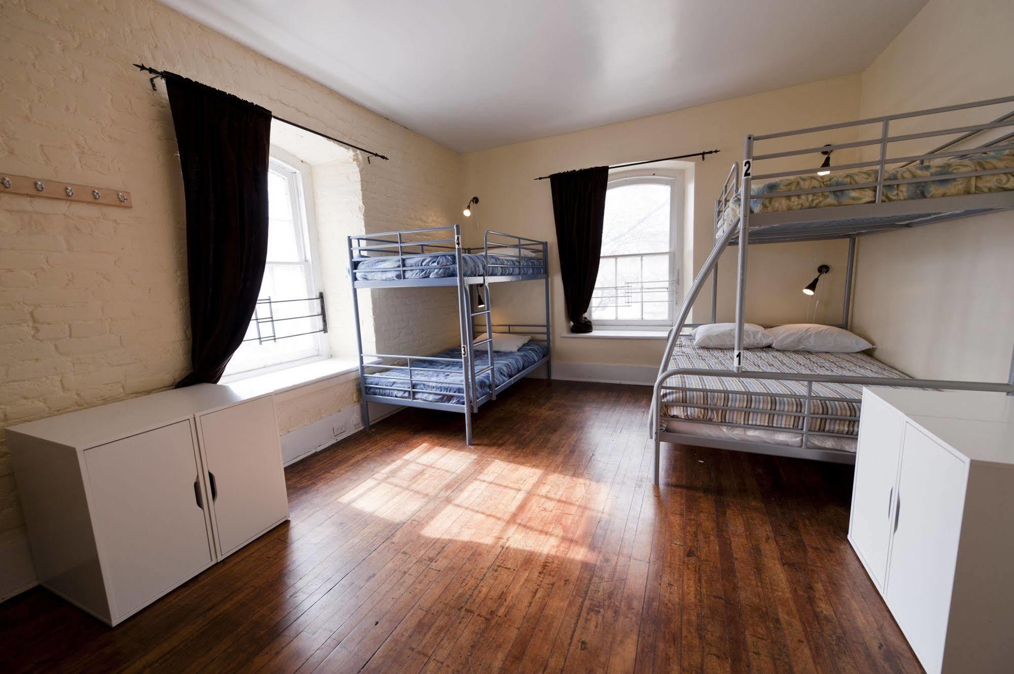 Saintlo Ottawa Jail Hostel Екстер'єр фото